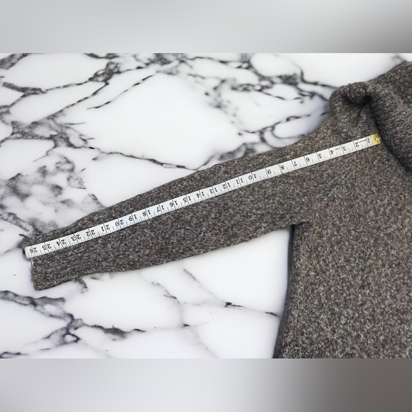 Michael Kors Sweater - Picture 3 of 11